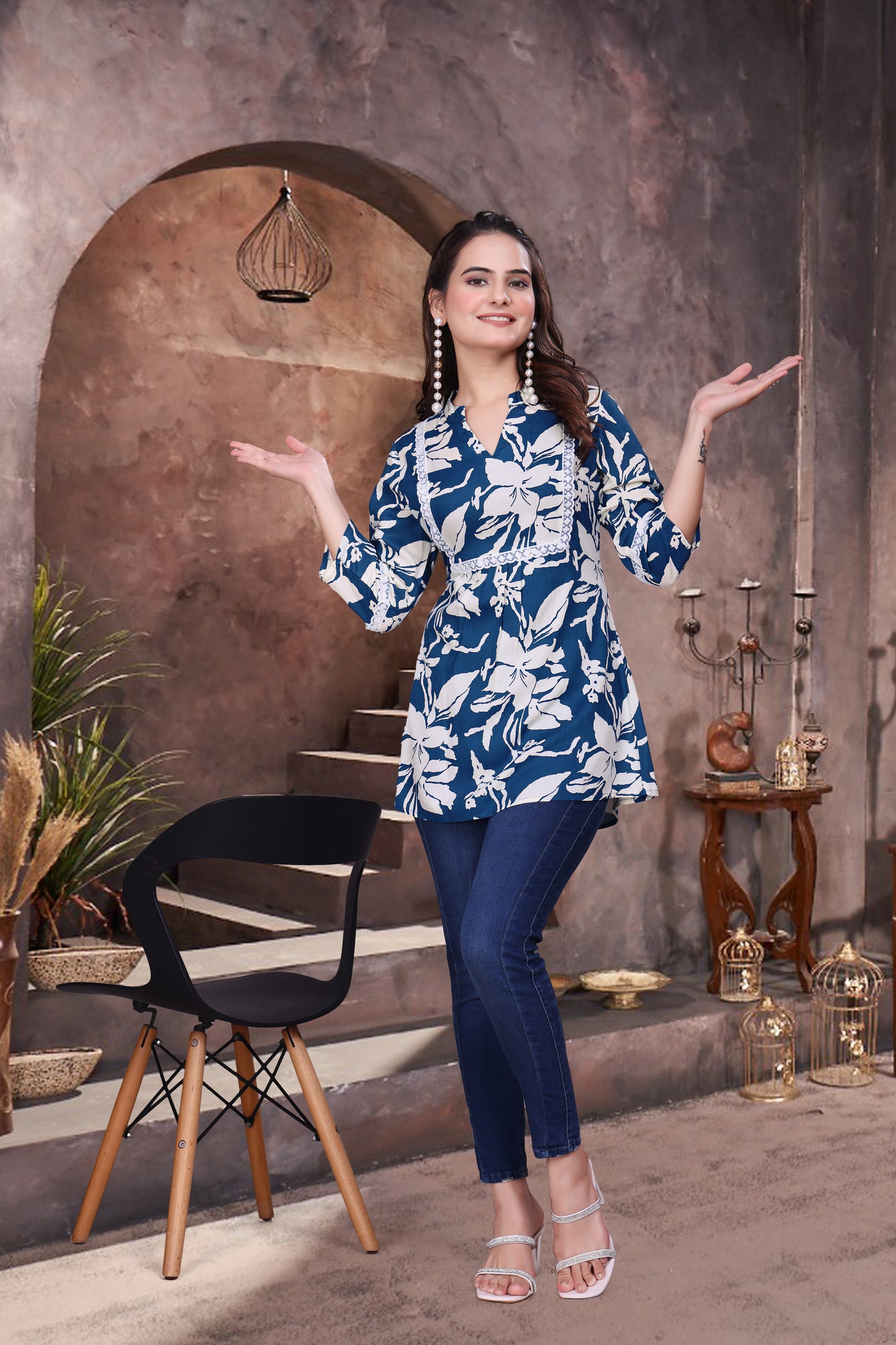 Elegant Casual Leaf Printed Short Kurti