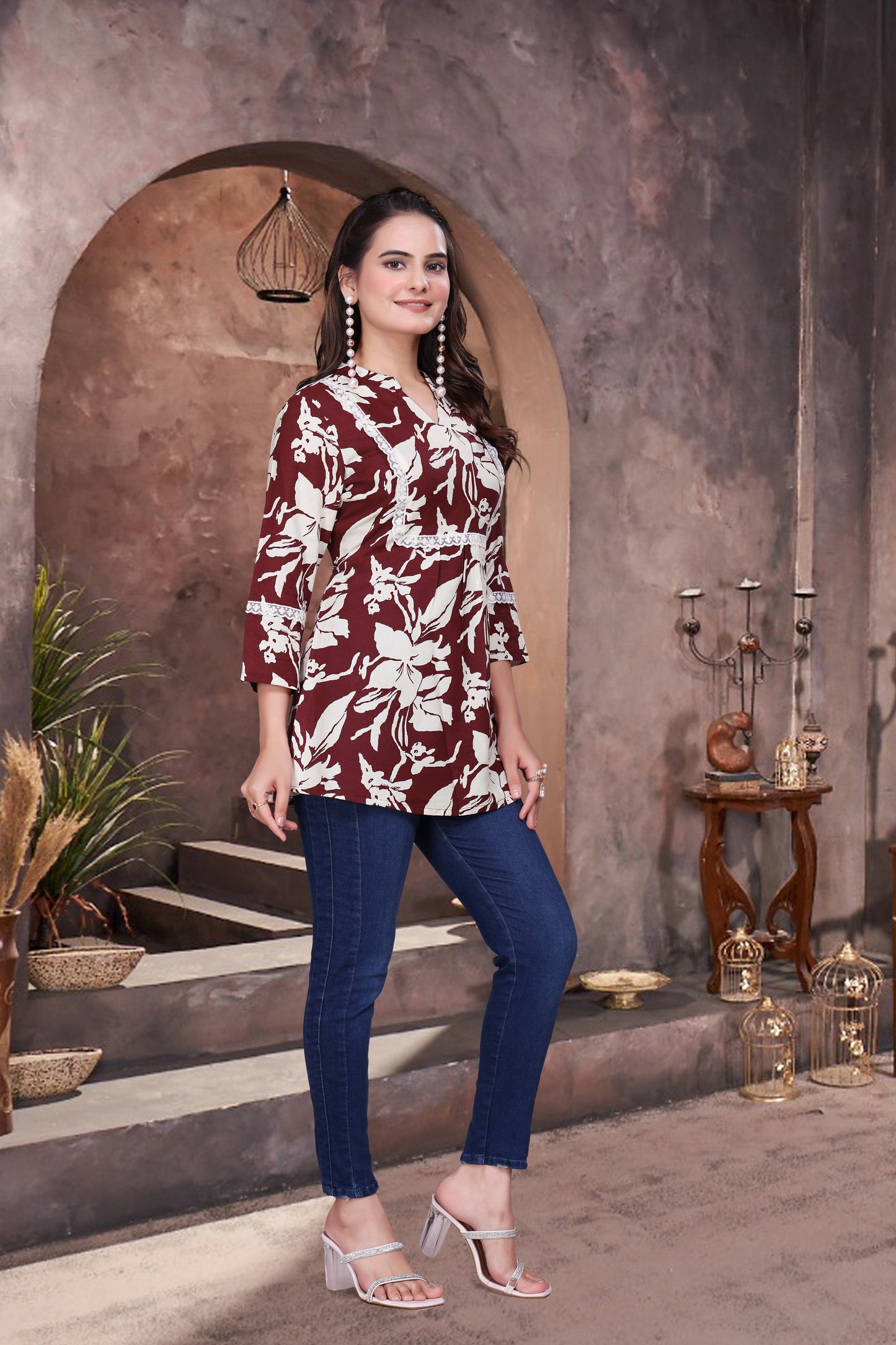 Elegant Casual Leaf Printed Short Kurti