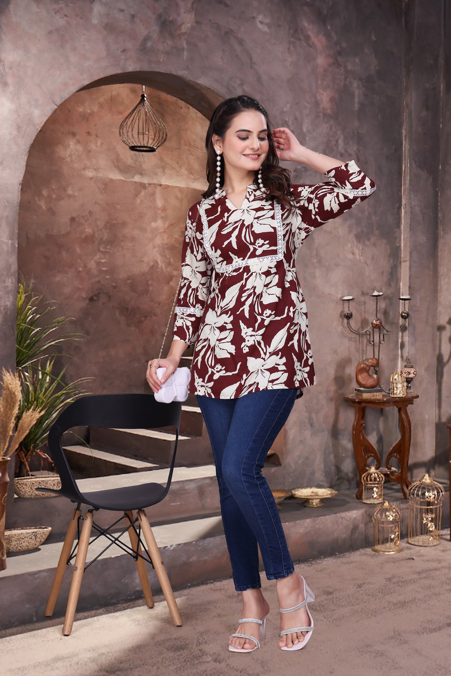 Elegant Casual Leaf Printed Short Kurti