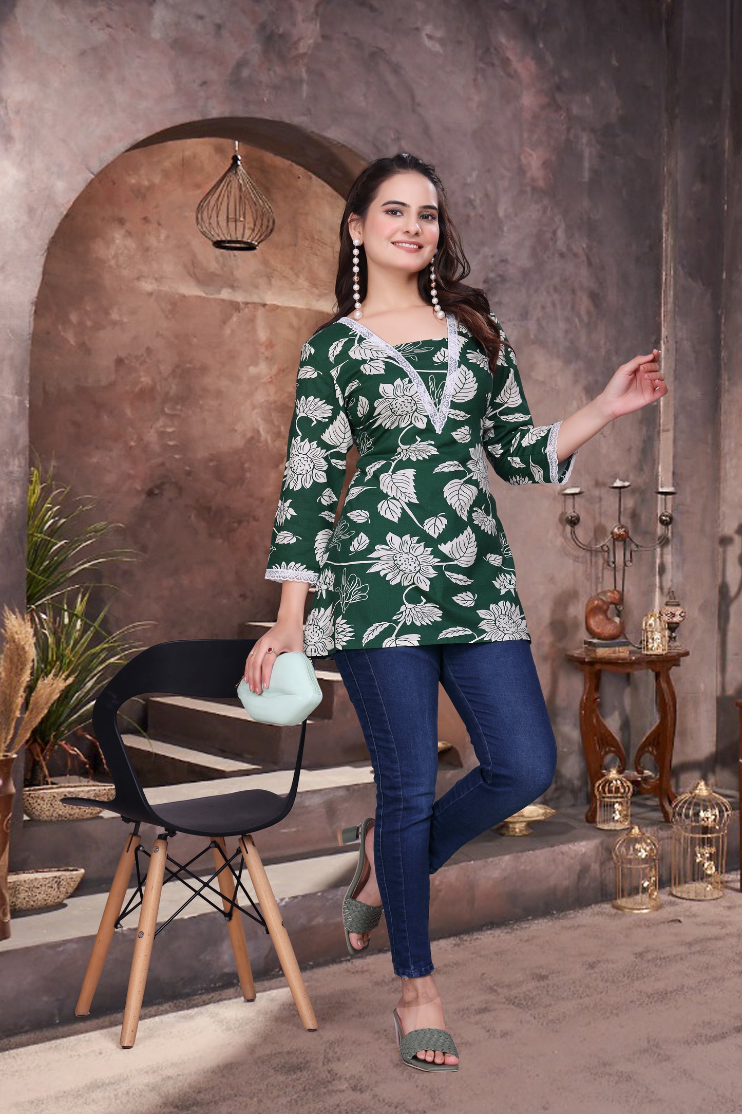Elegant Casual Leaf Printed Short Kurti