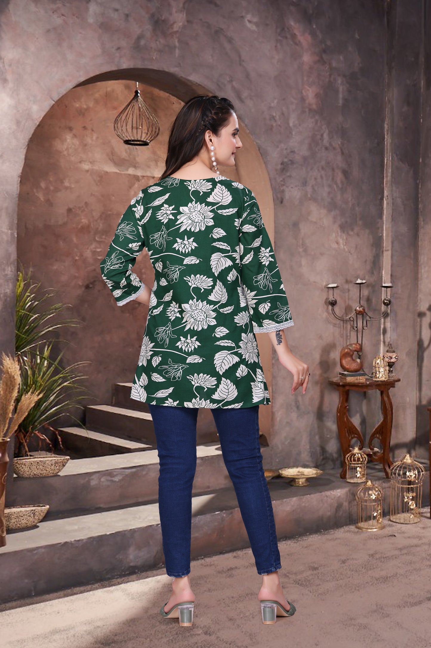 Elegant Casual Leaf Printed Short Kurti